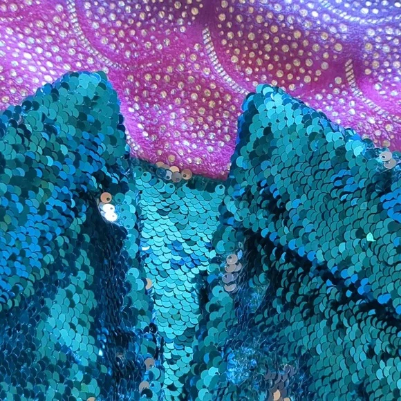 Mermaid tail fleece blanket - Picture 3 of 4